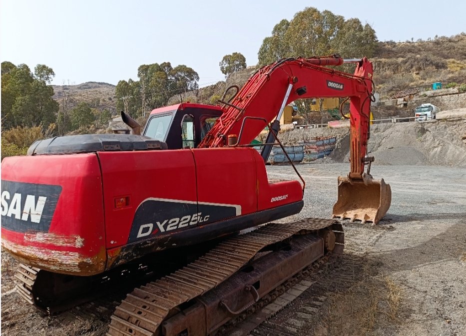 Excavadora Daewoo S-220LC-V