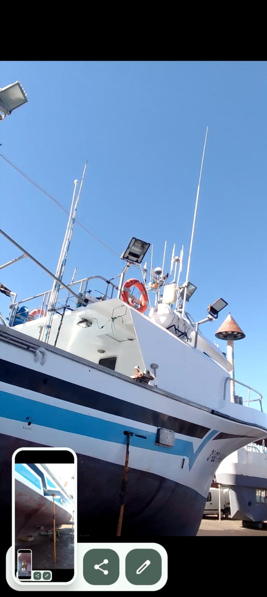 Barco de pesca profesional motor Scania
